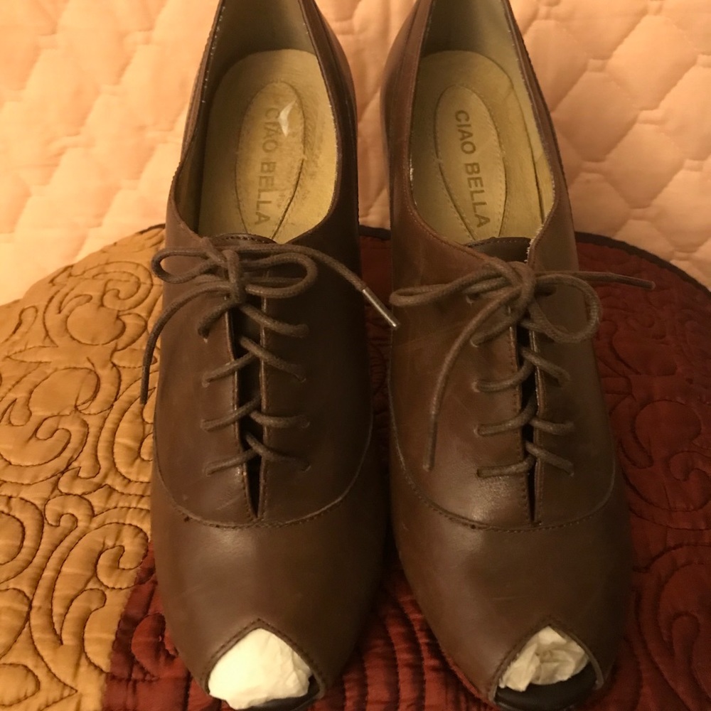VTG:Brown lace up/  open toe shoes.
